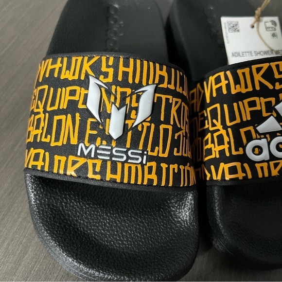 Adidas Messi Adilette Kids Shower Slide Sandals size 10 NWT - Picture 3 of 12